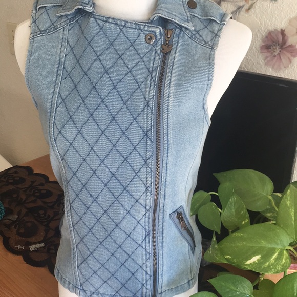 Denim vest - Picture 5 of 7